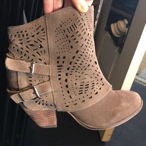 Tan ankle boot booties size 7.5